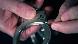 How to Escape from Handcuffs