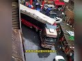 广州江南市场倒车难哭老司机 广州江南市场，半挂司机的噩梦，倒车停车如考&#39;地狱级科目二，30年老手都发抖，堵几天出不来#每天一个用车知识 #半挂车倒车 #江南市场倒车 #半挂车倒车入库 #江南市场老蒋
