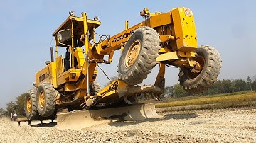 Amazing Video ! Hidromek MG 430 Grader - Grader Operator Showing His Skill - Grader Showing Stunt