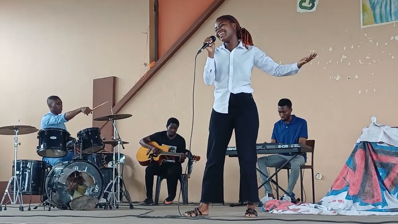 Isabel Manhiça interpretando 