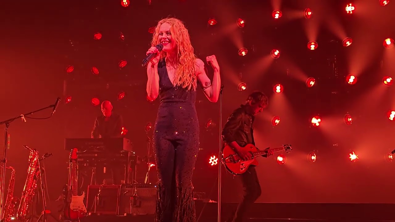 Vanessa Paradis - Sunday Mondays (Live au Zénith de Dijon 16 05