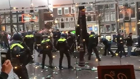 Negentig Engelse voetbalsupporters aangehouden na ongeregeldheden