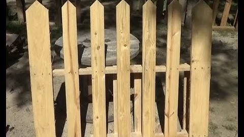 How To Make A Simple Pallet Wood Picket Fence