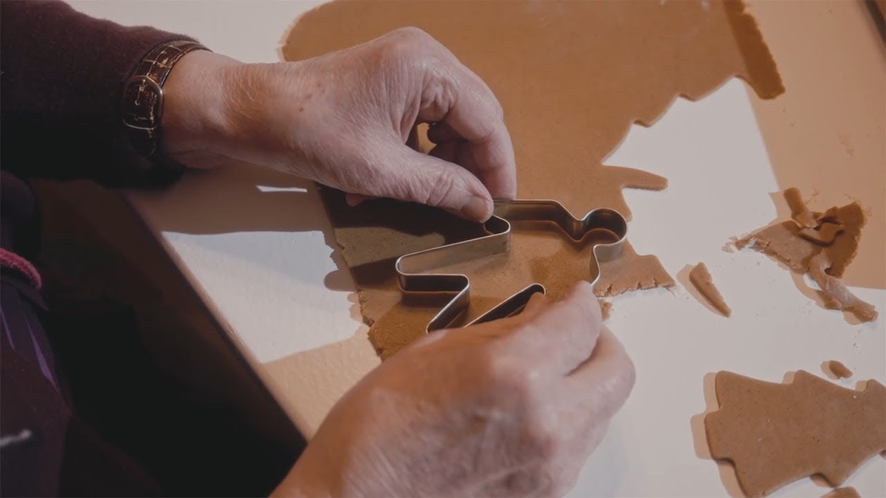 Ikäihmisten perhehoitoa Pääskynpesän perhekodissa Hikiällä