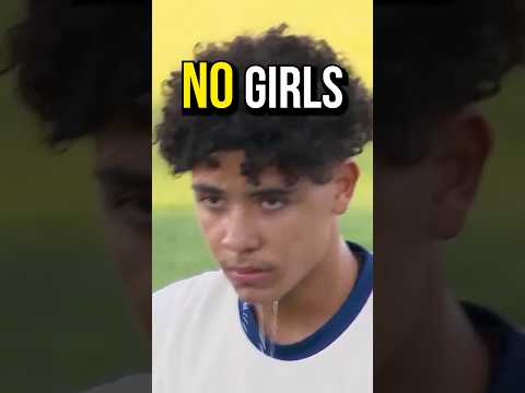 Why doesn't Junior have a girlfriend?  #ronaldojr