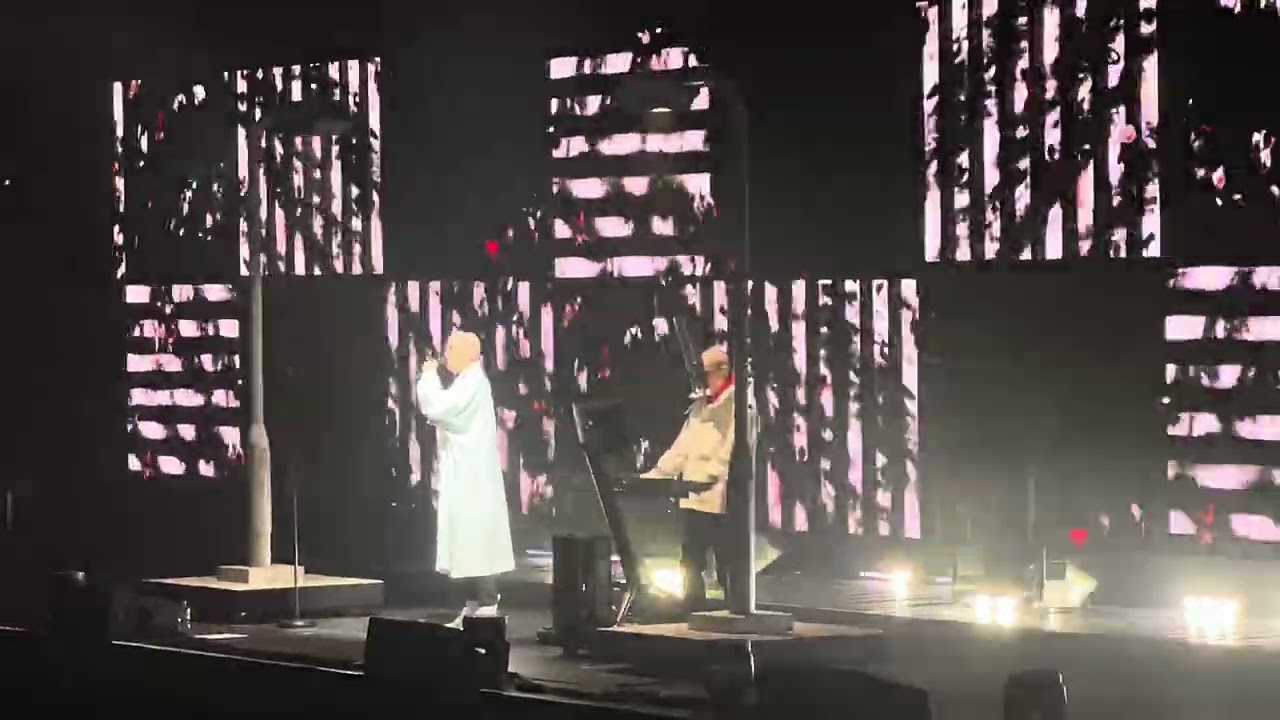 PET SHOP BOYS “DREAMWORLD” Live in Japan 2026 (3/9) - YouTube