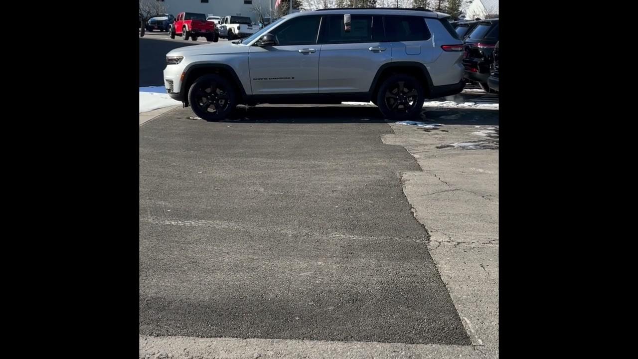 Here's How to Remote Start Your 2023 Jeep Grand Cherokee L! - YouTube