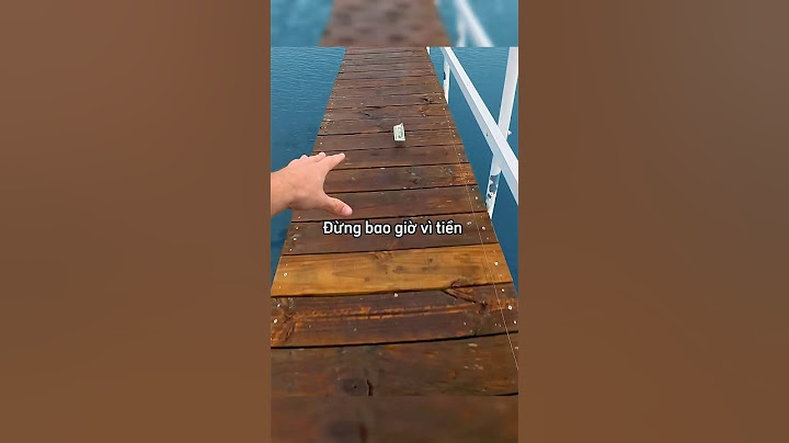 Anh chàng vì tiền mà mắc sai lầm nghiêm trọng trên cầu 😨