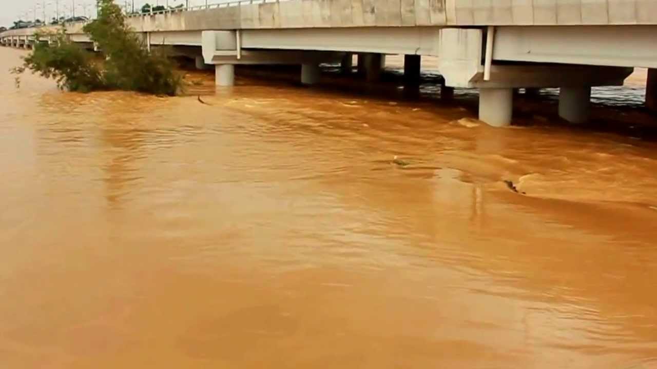 Banjir di Jambatan Sultan Yahya Petra, Kelantan. - YouTube