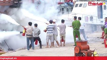 Hải đội 2, BĐBP Sóc Trăng cứu hộ thành công tàu cá ngư dân bị cháy