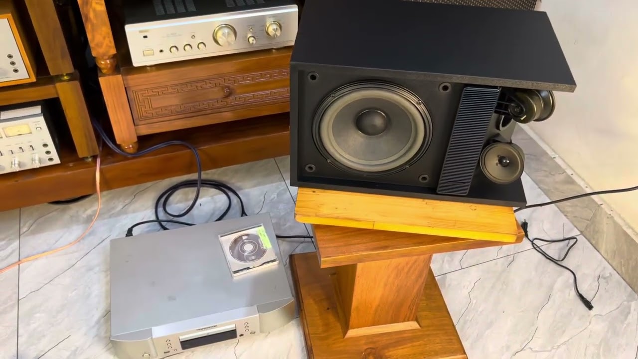 BOSE 301 MUSIC MONITOR II Series 2 speakers, made in Canada, in