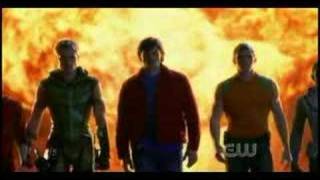 Above The Crowd - Justice League Trailer