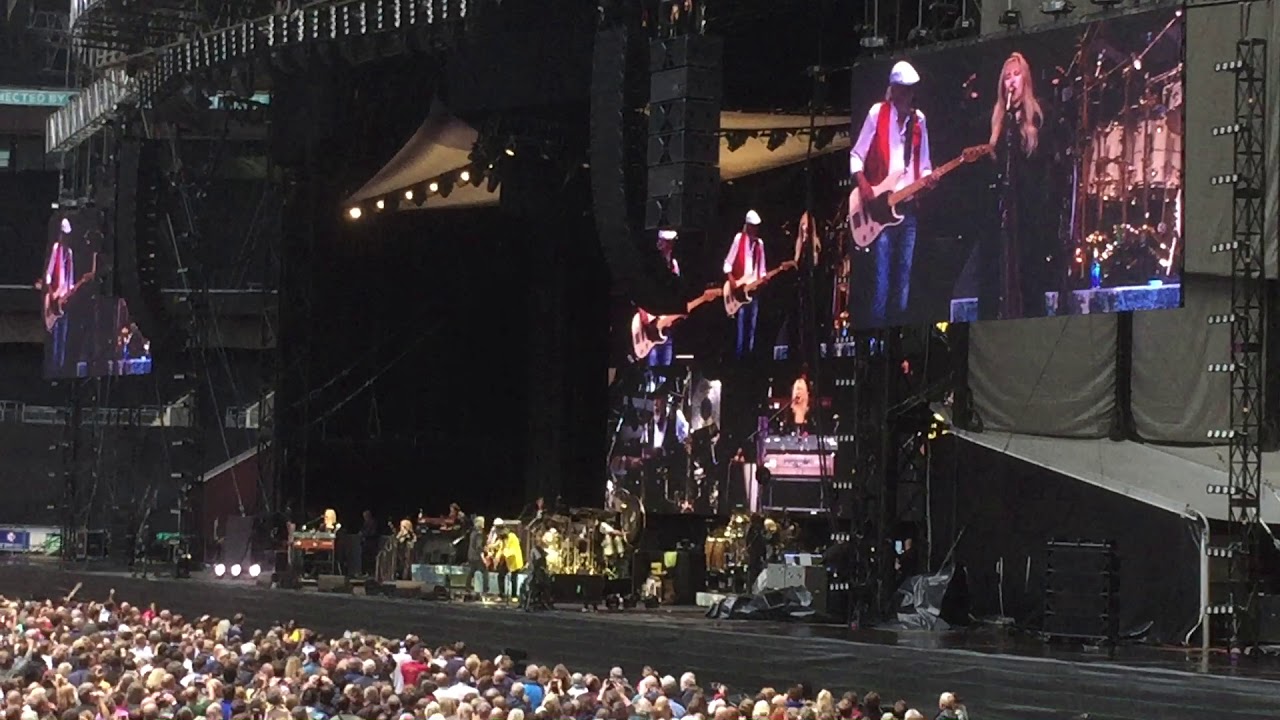 Fleetwood Mac The Chain, Live at Wembley YouTube