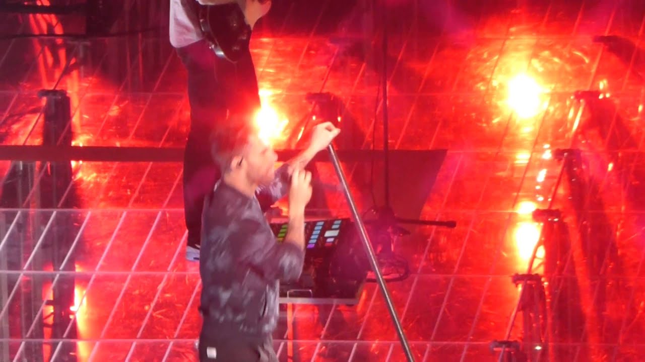 Maroon 5 Animals (Live) YouTube