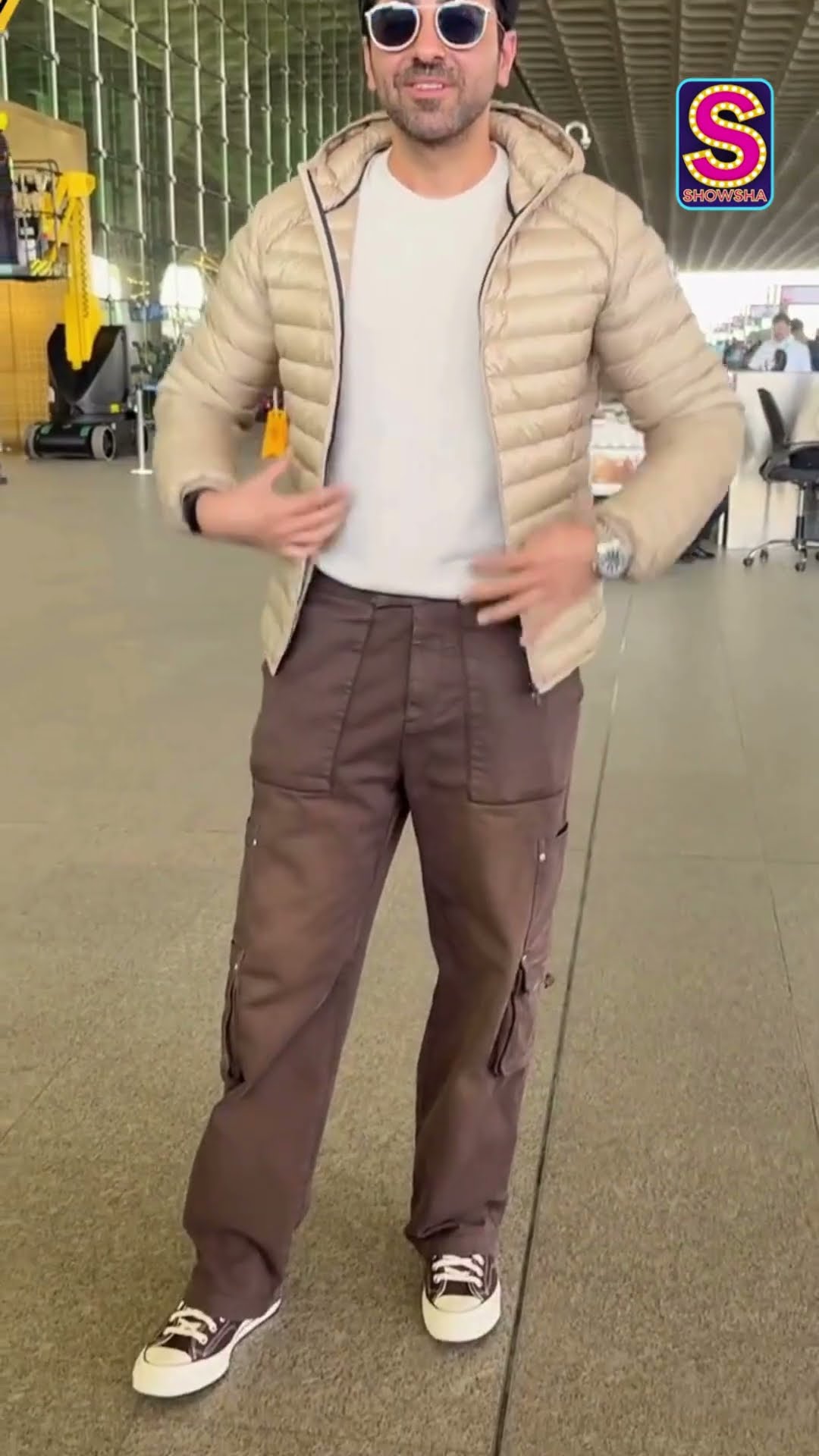 Ayushmann Khurrana's WINTER STYLE GOALS! Beige Puffy Jacket \u0026 White Tee = PERFECT AIRPORT LOOK! N18S