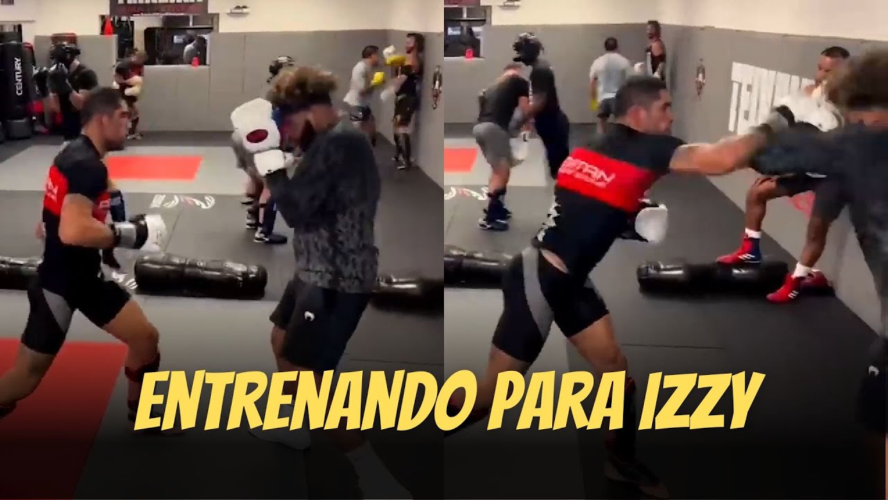 Alex Pereira en un duro sparring preparandose para Israel Adensaya