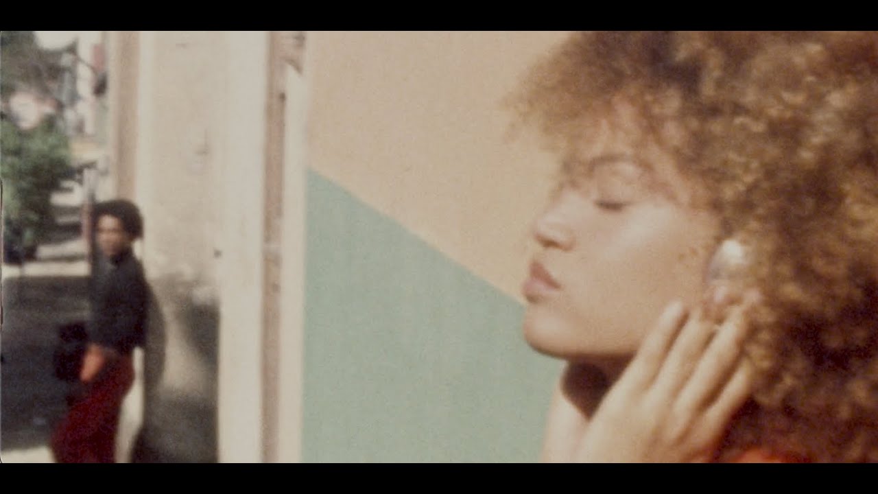 Mira "A Música Na Minha Fantasia" - Adrian Younge Official Music Video en YouTube Mira "A Música Na Minha Fantasia" - Adrian Younge Official Music Video en YouTube