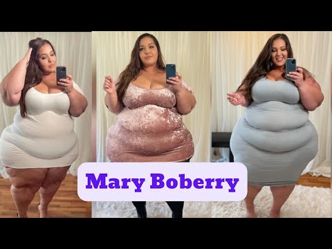American Plussize Model Mary Boberry Biography | Body Measurements | Net Worth | Lifestyle