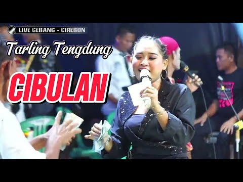 Yalangoch jojalar etaklari ostida miltillaydi Seks haqida porno videolar