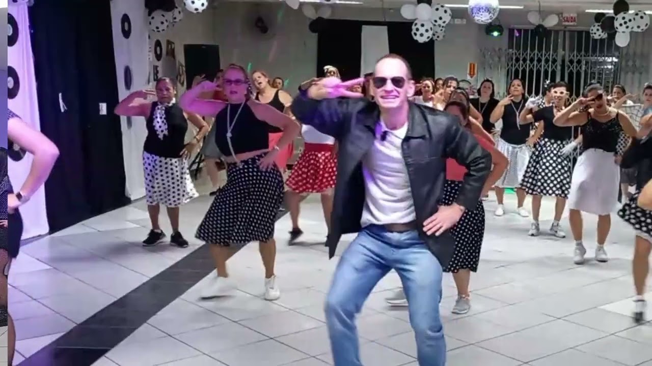 Stayin Alive, Bee Gees  version Cumbia( Coreografia) Dance Mania