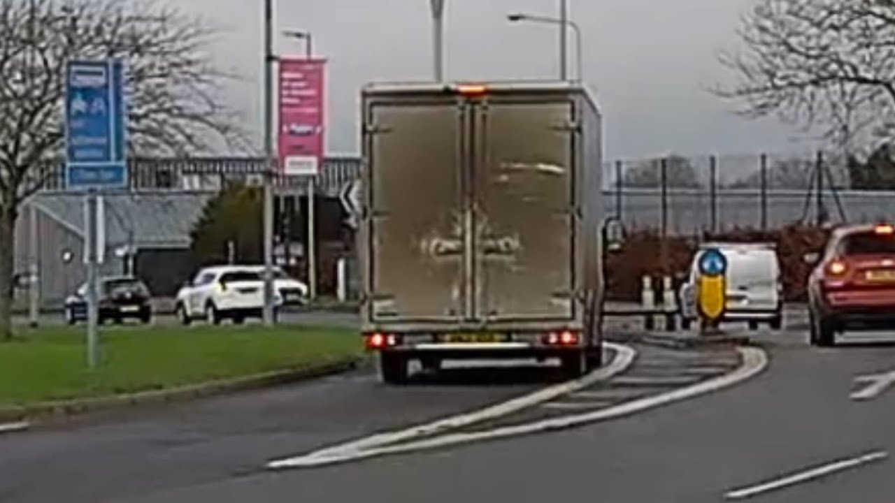 It's A Van, No It's A Bus, Oh Wait It Is A Van. Swindon Car Camera
