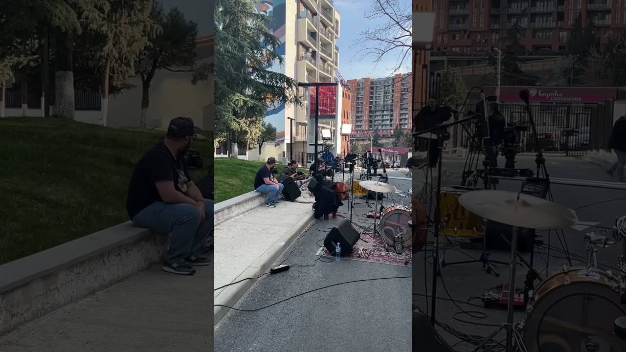 Behind the scenes of the video shoot for "Akustika"  