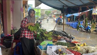 Ketika Hujan Turun Di Pasar Banjarwangi, Suasana Pasar Tradisional Bukanya Seminggu 2 Kali || Garut