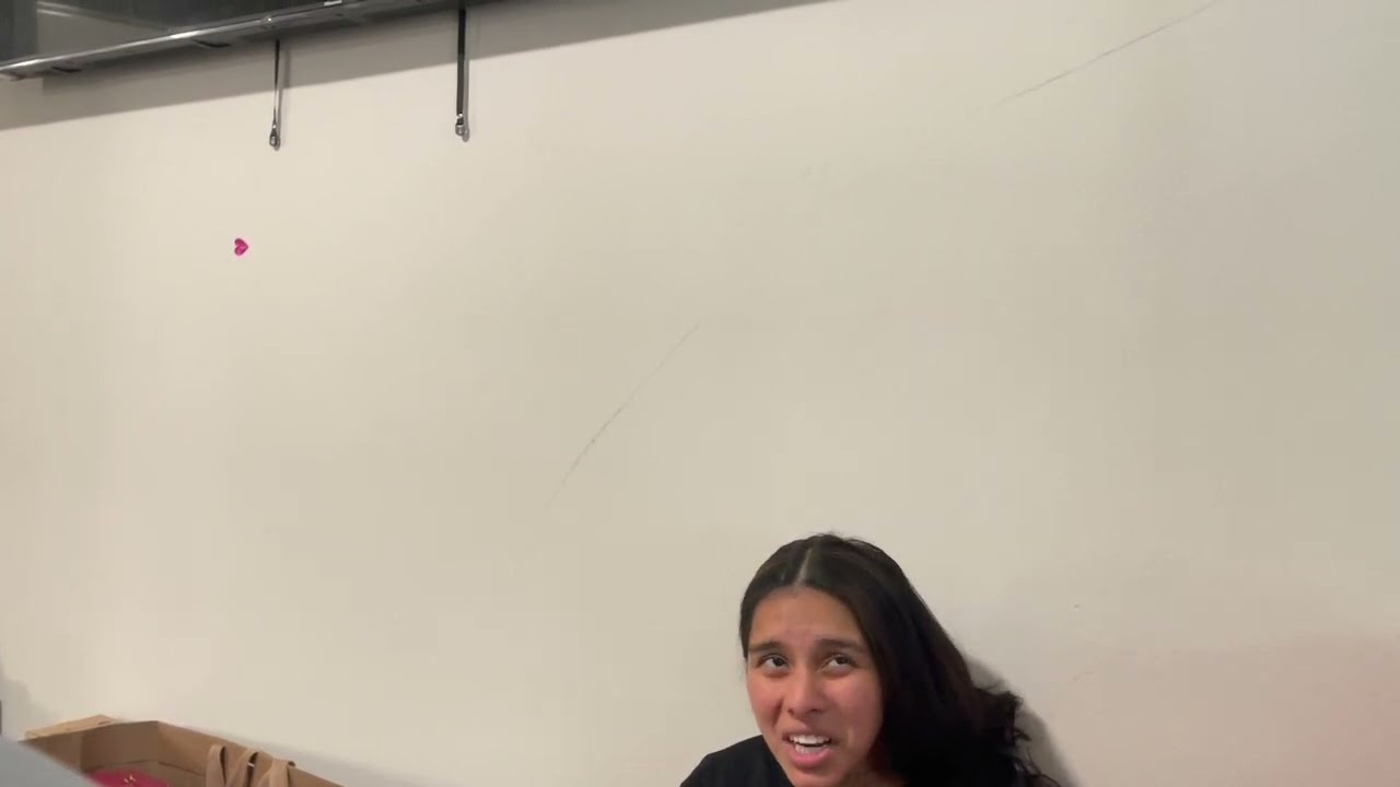 КТО НА САМОМ ДЕЛЕ (НЕИЗДАННЫЕ КАДРАМИ)