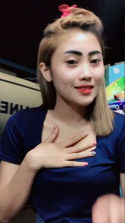 Neng Occa penjual kopi cantik di pinggir jalan