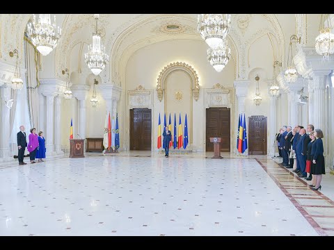 Ceremonia de depunere a jurământului de învestitură în funcţie a unor membri ai CCR