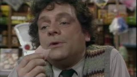 Open All Hours - s02e01 - Laundry Blues