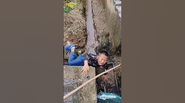 đang câu cá thì bị trượt ngã và cái kết #fishing #cauca