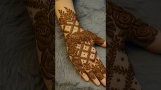 bold Dubai style henna #mehndi #dubaimehndi #dubaimehndidesigns #shorts #short #viral #shortsfeed