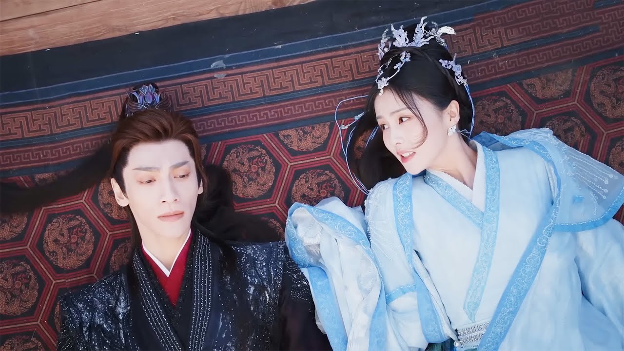 Первый близкий контакт, Король Демонов впервые почувствовал влечение к Золушке.