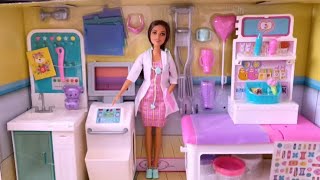 Barbie Yeni Oyuncak Açılımı. Barbie Poliklinik Oyun Seti Açıyoruz. Barbie Türkçe İzle.