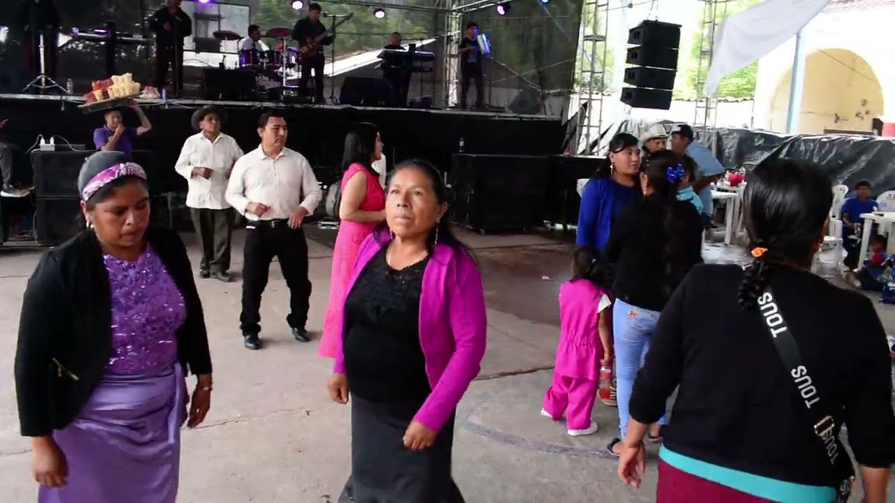 ALGO DE LA MUSICA DE EL ULTIMO DE GUERRERO, BODA DE PLATA EN POTOICHAN