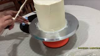 DINESHI AMARAKOON DRIPPING CAKE