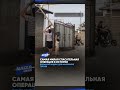 Мальчишки спасли котёнка, застрявшего на крыше