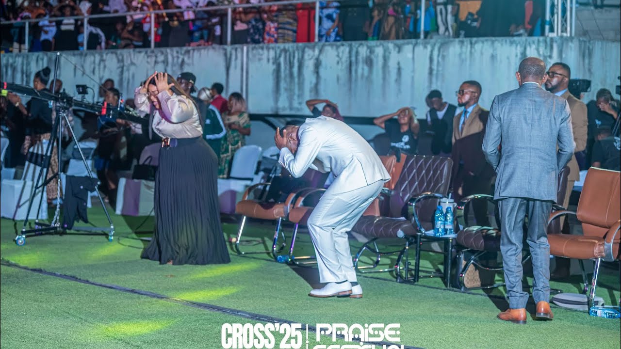 HOTTEST AFRICAN ARIARIA PRAISE MEDLEY 