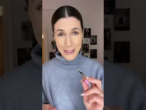 Video: 6 Möglichkeiten, einen Augen-Make-up-Pinsel zu reinigen