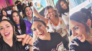 Андреа Эспада выглядит счастливой, наслаждаясь весельем в компании друзей.