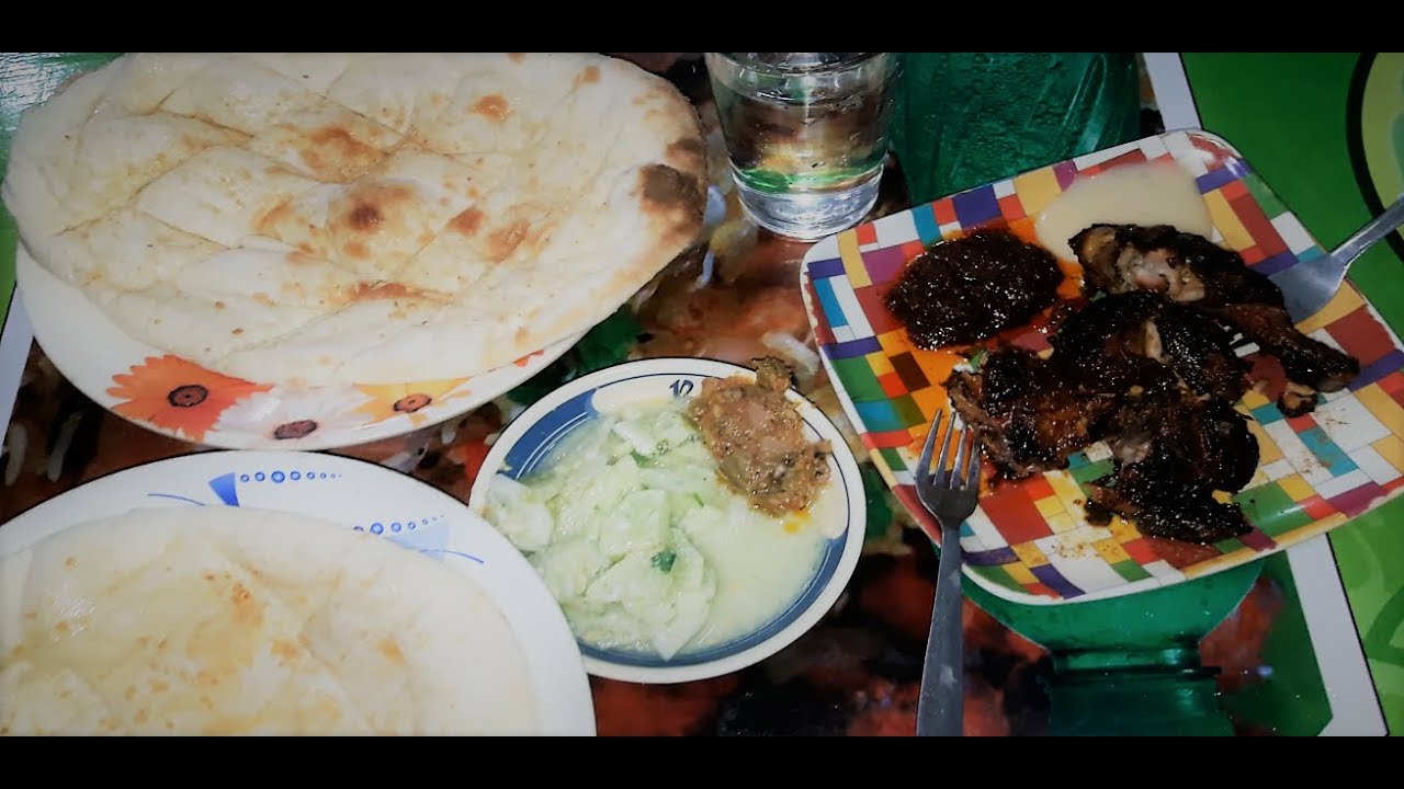 Grilled Chicken with Naan Roti a Perfect Food Choice to Delight |Street Food Finder
