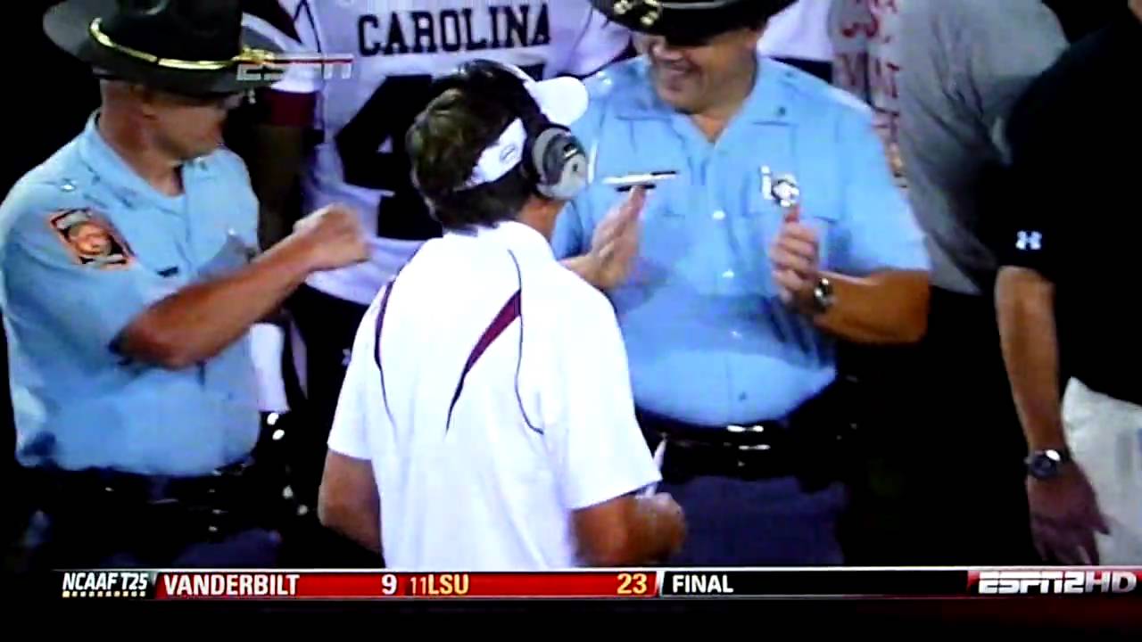 Gamecocks pay tribute to SC trooper killed on duty