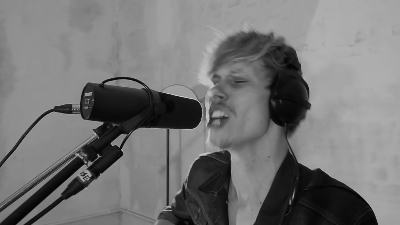 Tonton Tom Klose - Simple (Live Session) di YouTube Tonton Tom Klose - Simple (Live Session) di YouTube