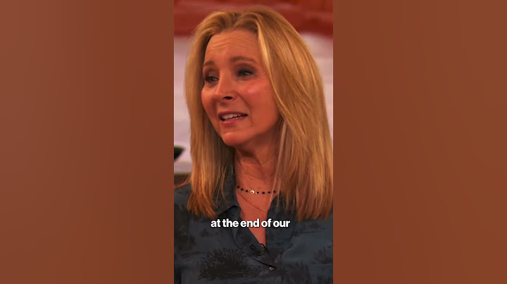 Lisa Kudrow "Recently" Found A Note Matthew Perry Left Her In A Prop From The 'Friends' Set #shorts