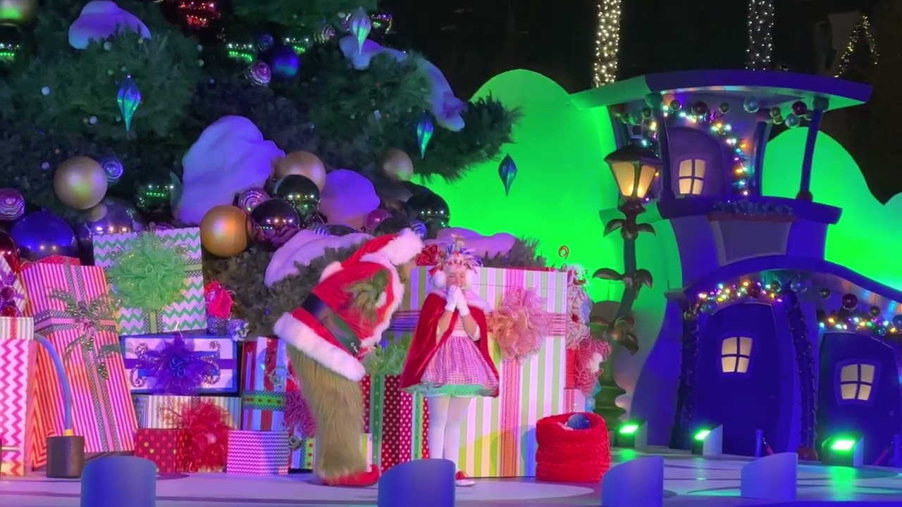Grinchmas show - Universal Studios Hollywood - Dec 2 - 2022