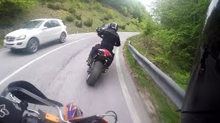 Kawasaki z1000 vs Ktm 690 Smc r