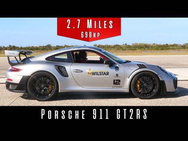 Watch Porsche 918 Spyder Achieve Maximum Velocity On 2.3-Mile Runway