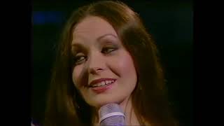 Donovan & Crystal Gayle  Catch The Wind