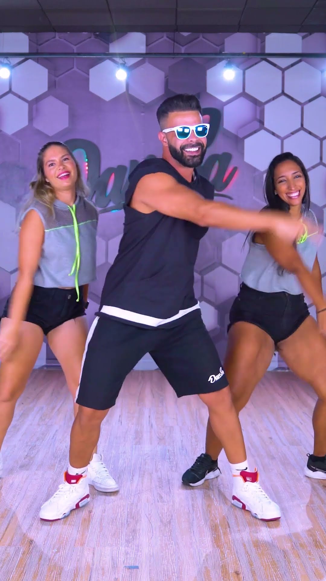 DANÇARINA - PEDRO SAMPAIO ft. MC Pedrinho - #TBT Dan-Sa / Daniel Saboya (Coreografia) #shorts